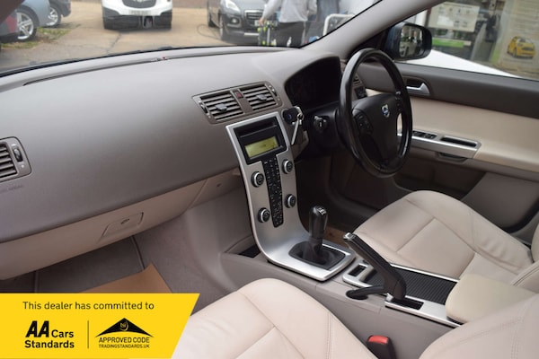 Used Volvo V50 2010 for sale - 76290981: Photo 30