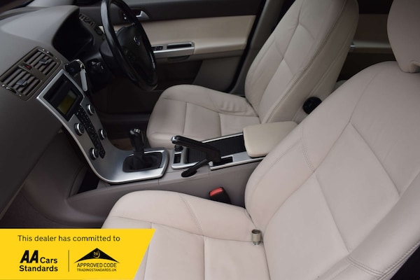 Used Volvo V50 2010 for sale - 76290981: Photo 31