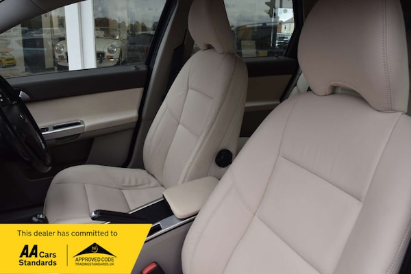 Used Volvo V50 2010 for sale - 76290981: Photo 32
