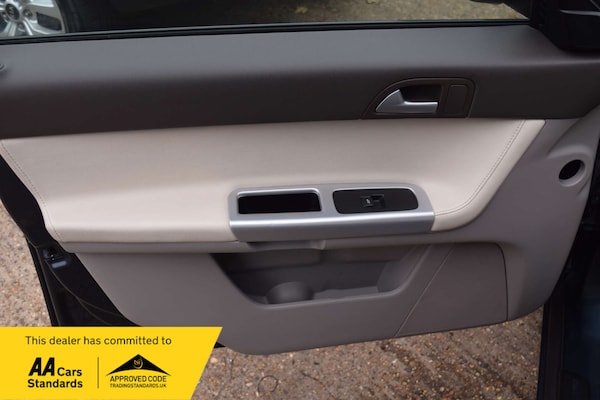 Used Volvo V50 2010 for sale - 76290981: Photo 33