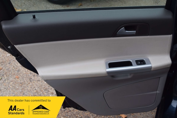 Used Volvo V50 2010 for sale - 76290981: Photo 37