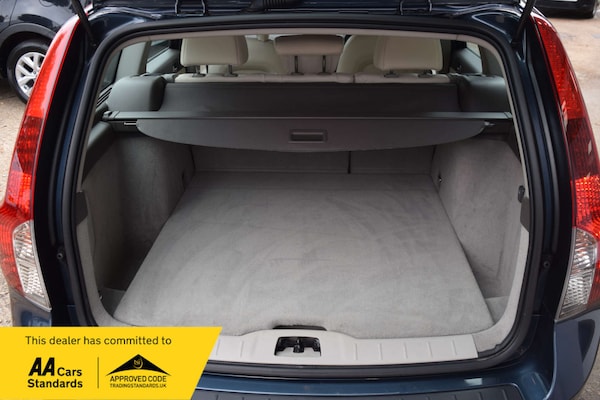 Used Volvo V50 2010 for sale - 76290981: Photo 38