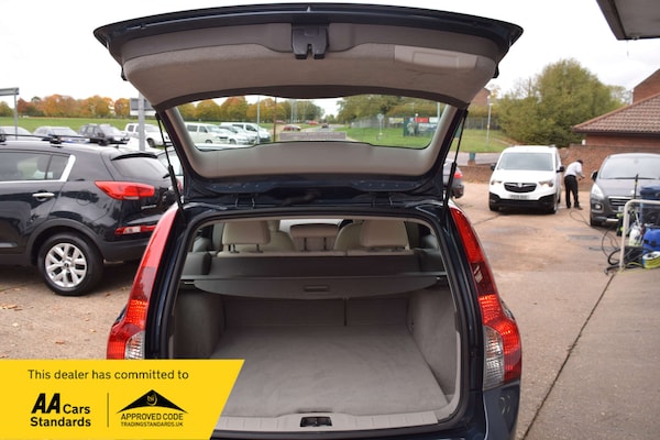 Used Volvo V50 2010 for sale - 76290981: Photo 39
