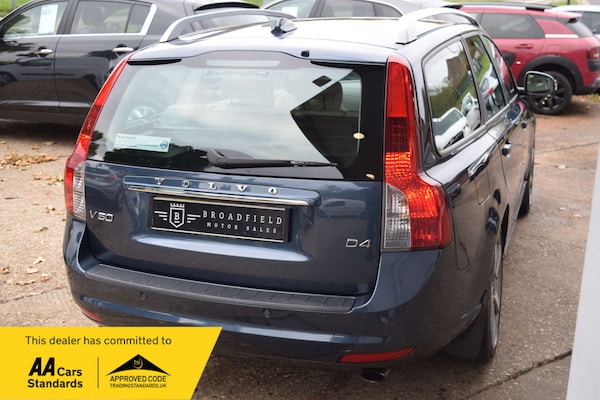 Used Volvo V50 2010 for sale - 76290981: Photo 3