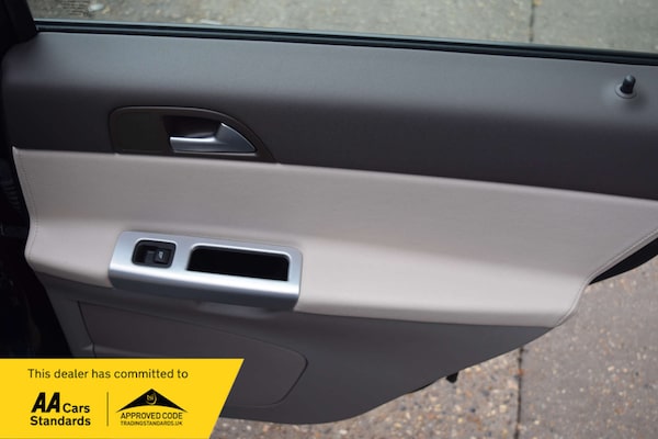 Used Volvo V50 2010 for sale - 76290981: Photo 41