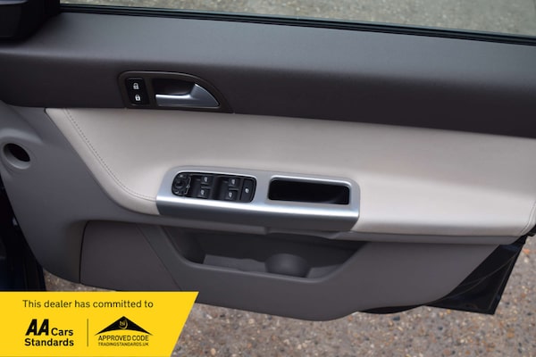 Used Volvo V50 2010 for sale - 76290981: Photo 42