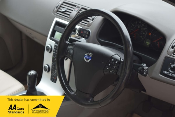 Used Volvo V50 2010 for sale - 76290981: Photo 45