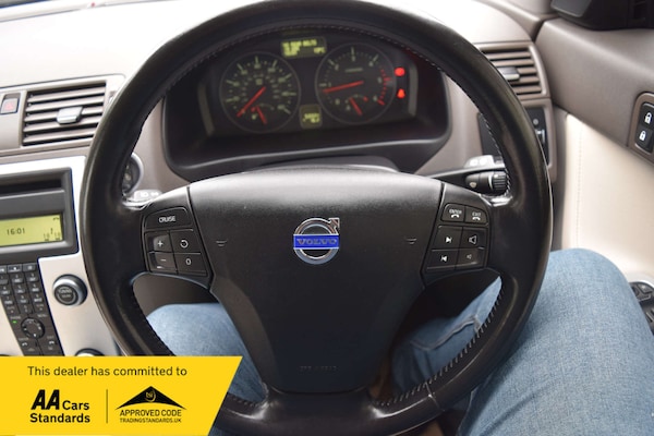 Used Volvo V50 2010 for sale - 76290981: Photo 51