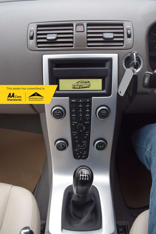 Used Volvo V50 2010 for sale - 76290981: Photo 58
