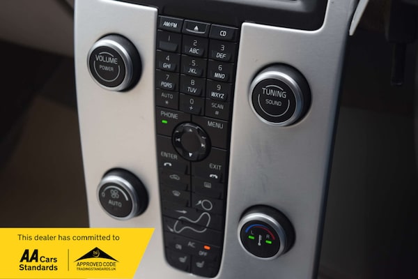 Used Volvo V50 2010 for sale - 76290981: Photo 61