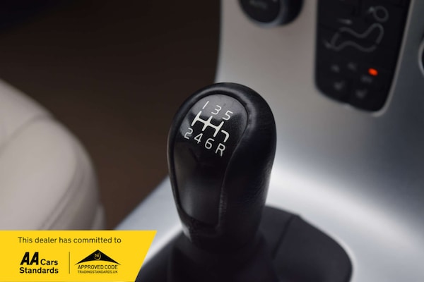 Used Volvo V50 2010 for sale - 76290981: Photo 62