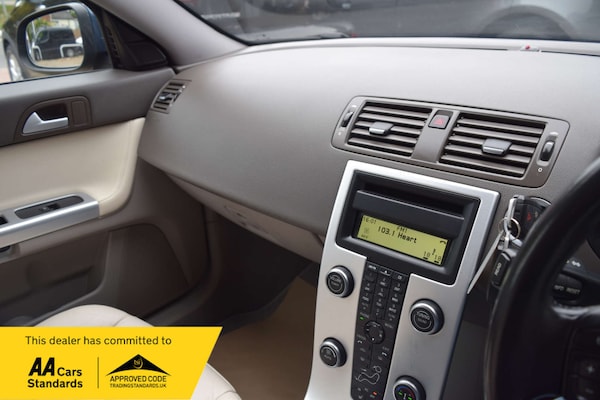 Used Volvo V50 2010 for sale - 76290981: Photo 64