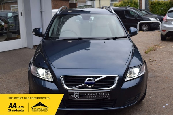 Used Volvo V50 2010 for sale - 76290981: Photo 8