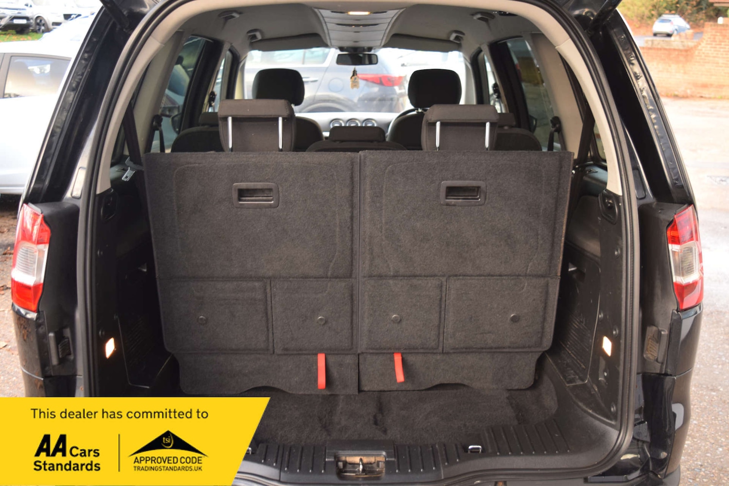 Used Ford Galaxy 2011 for sale - 76628257: Photo 35