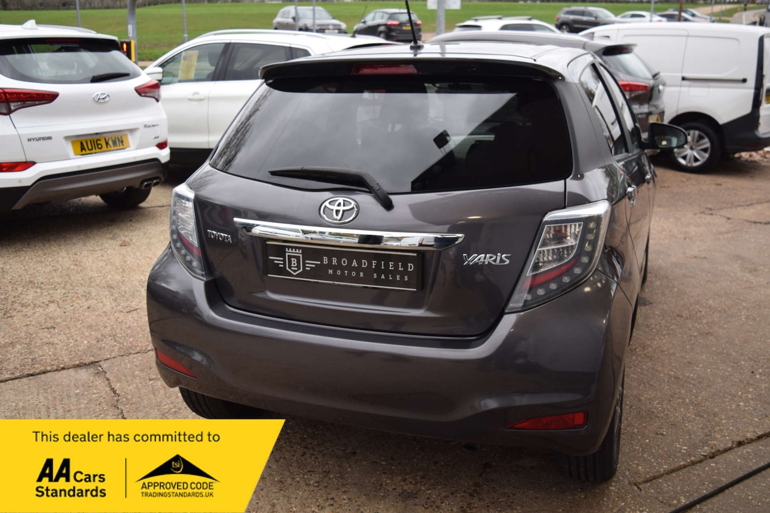 Used Toyota Yaris 2013 for sale - 77682104: Photo 3