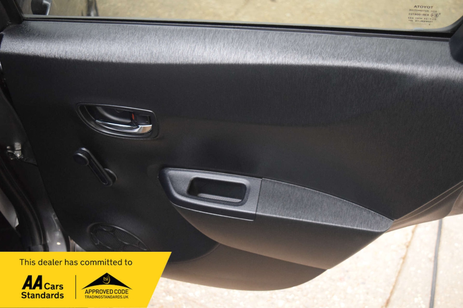 Used Toyota Yaris 2013 for sale - 77682104: Photo 37