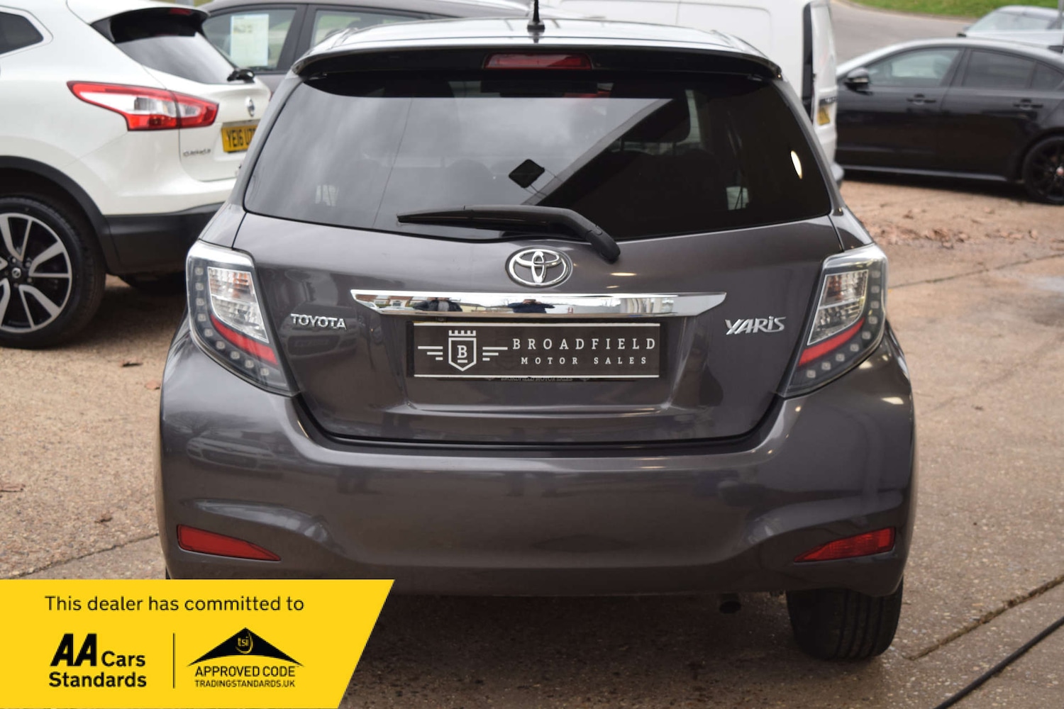 Used Toyota Yaris 2013 for sale - 77682104: Photo 4
