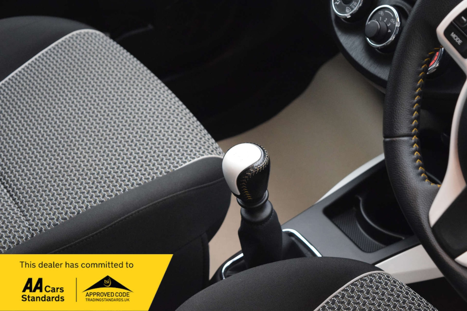 Used Toyota Yaris 2013 for sale - 77682104: Photo 43