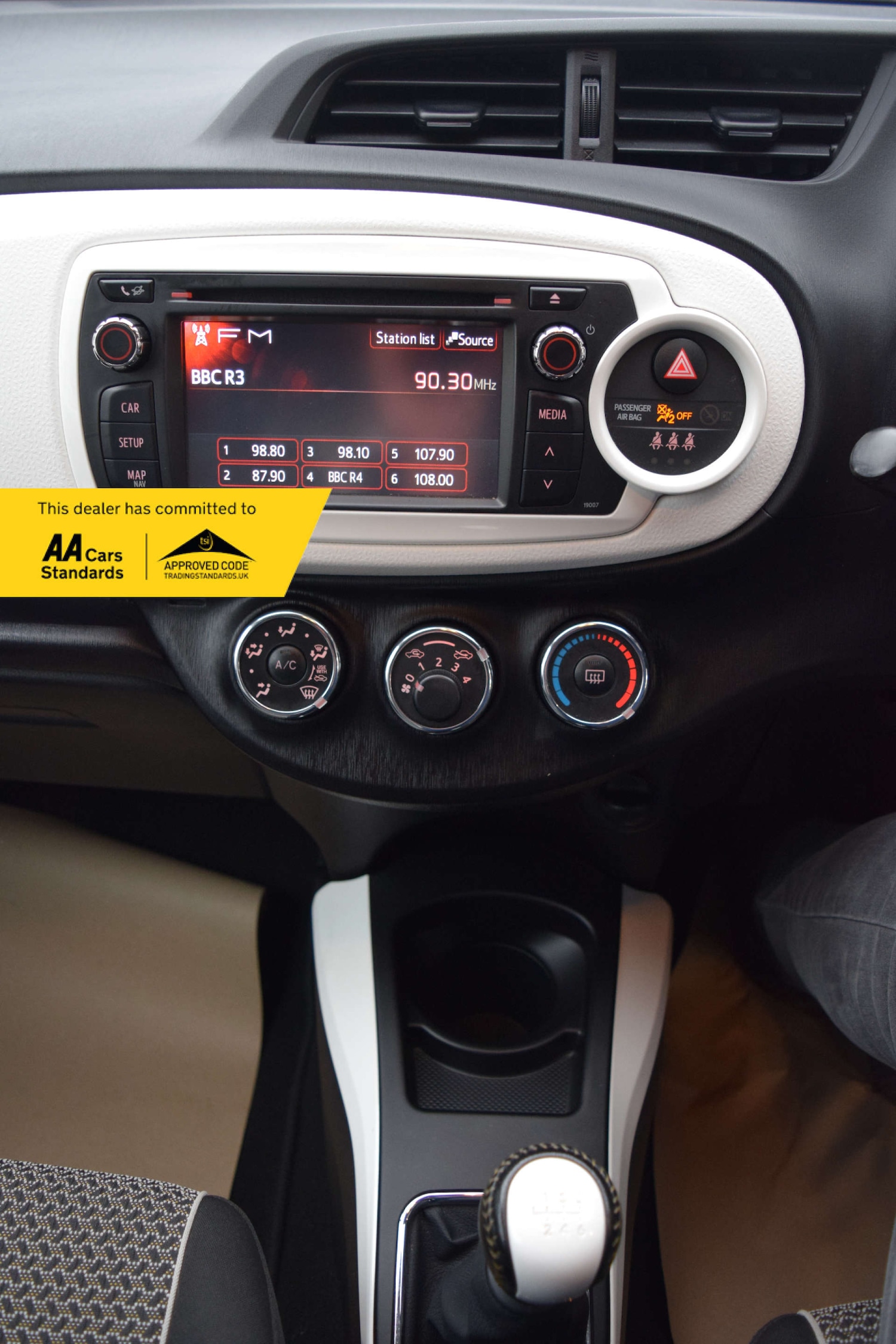 Used Toyota Yaris 2013 for sale - 77682104: Photo 50