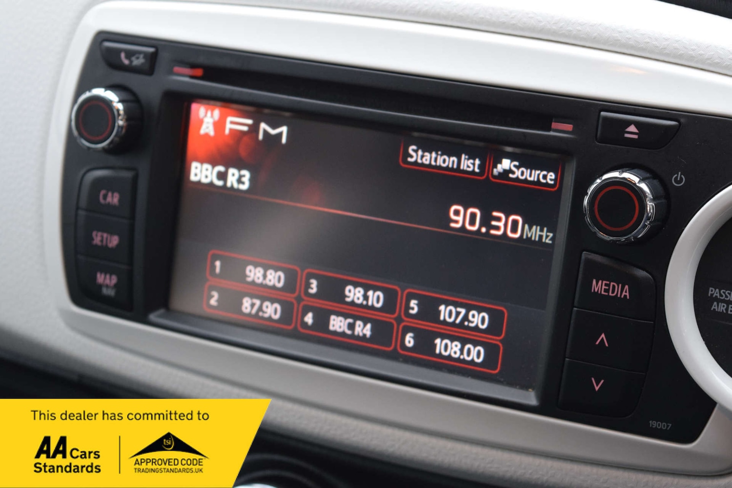 Used Toyota Yaris 2013 for sale - 77682104: Photo 51