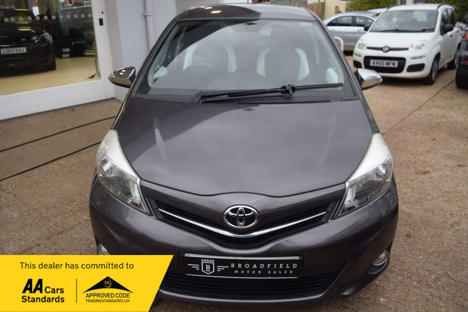 Used Toyota Yaris 2013 for sale - 77682104: Photo 8