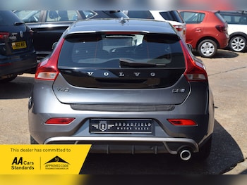 Used Volvo V40 2017 for sale - 79167216: Photo