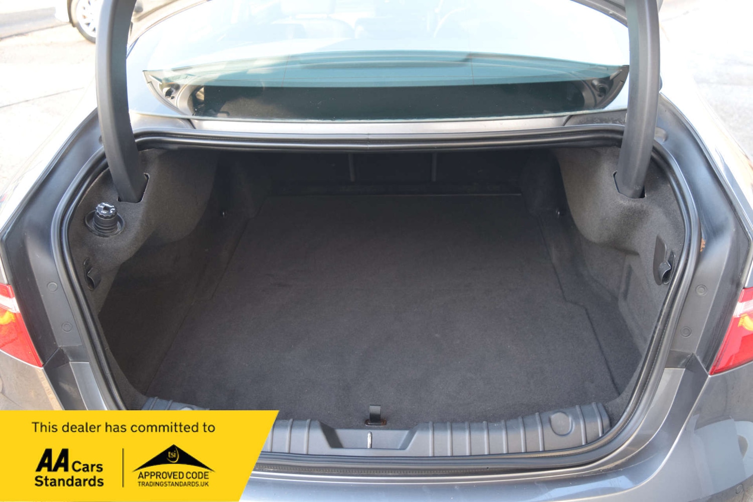 Used Jaguar XF 2015 for sale - 77312206: Photo 36