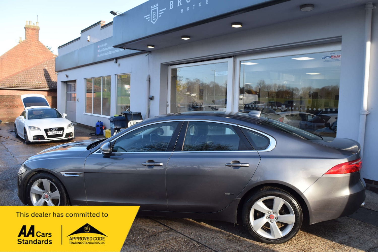 Used Jaguar XF 2015 for sale - 77312206: Photo 5