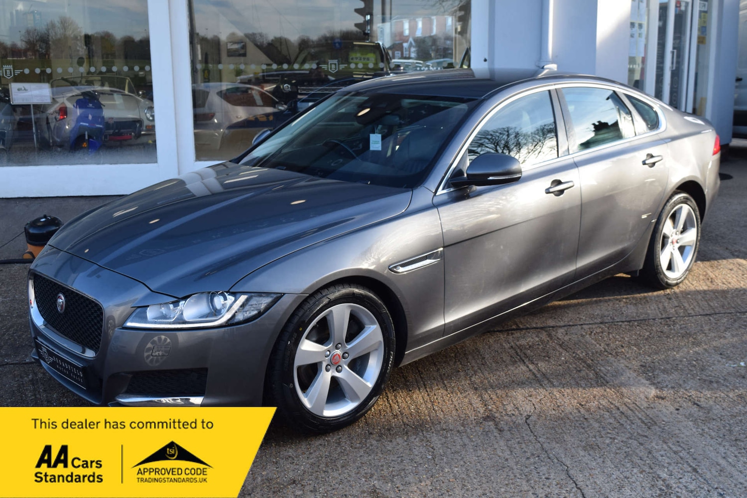 Used Jaguar XF 2015 for sale - 77312206: Photo 6