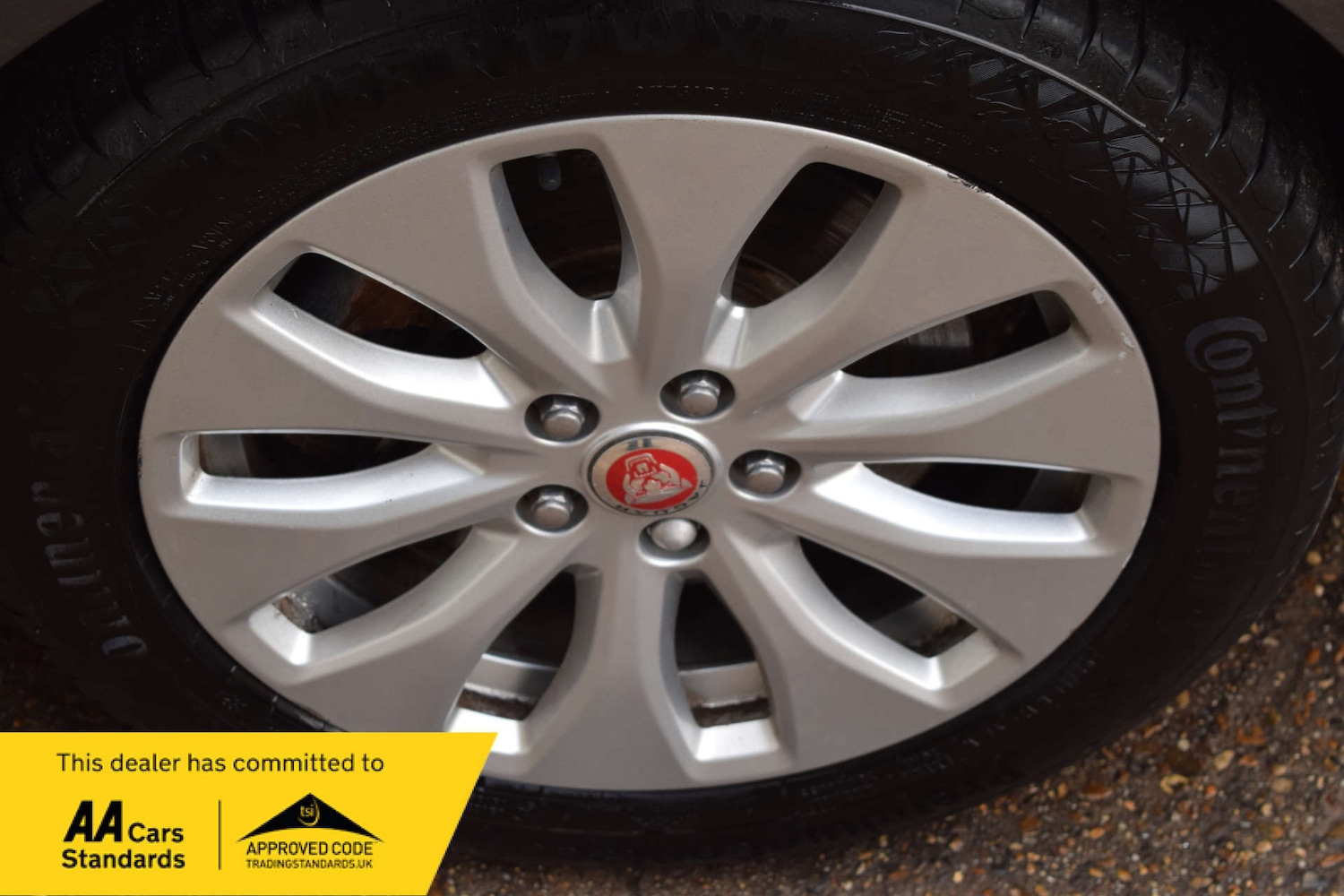 Used Jaguar XE 2018 for sale - 77813552: Photo 21