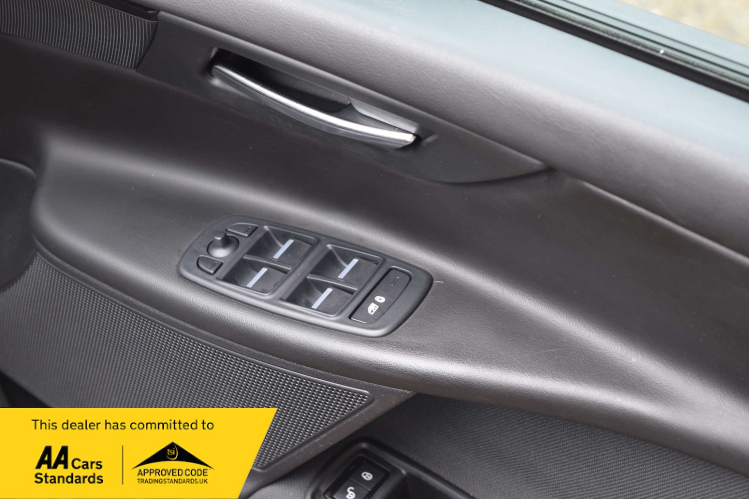 Used Jaguar XE 2018 for sale - 77813552: Photo 40