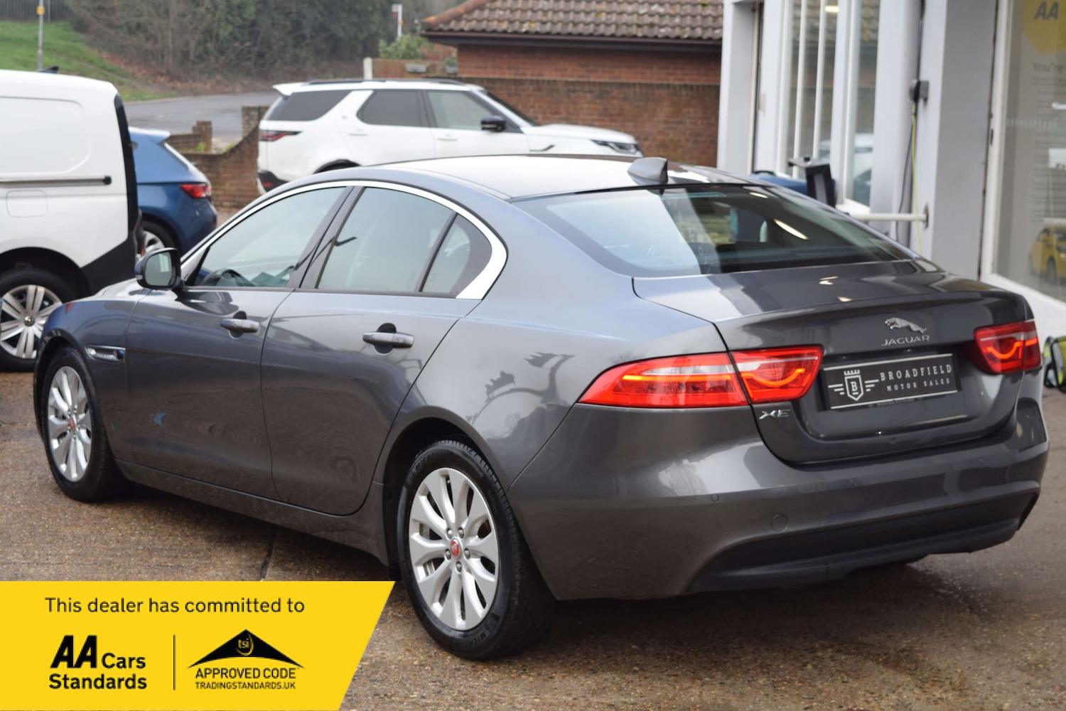 Used Jaguar XE 2018 for sale - 77813552: Photo 5