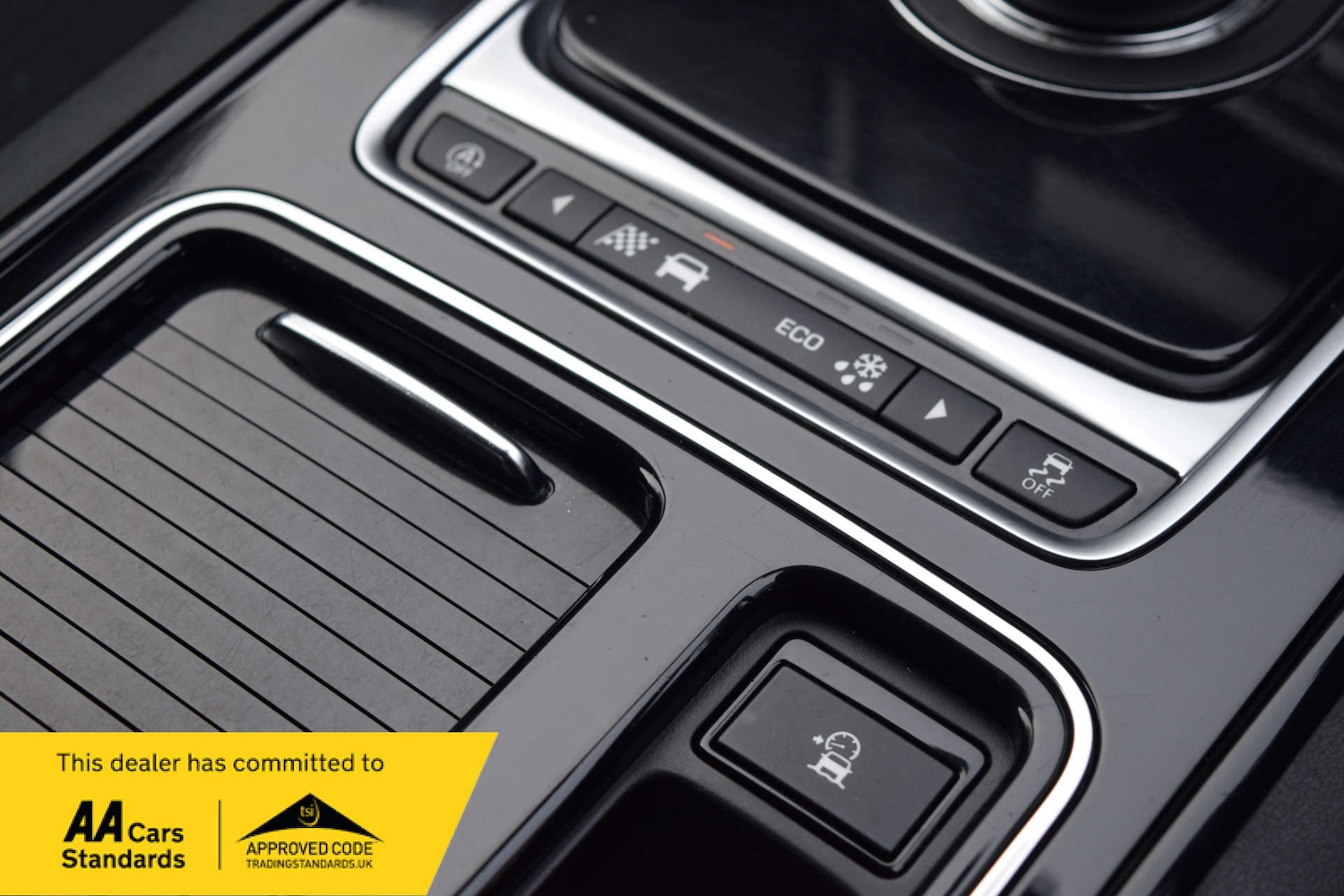 Used Jaguar XE 2018 for sale - 77813552: Photo 57