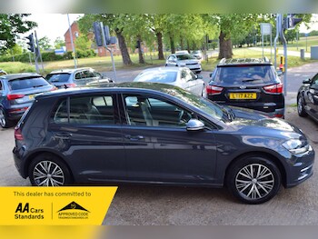 Used Volkswagen Golf 2017 for sale - 78599978: Photo
