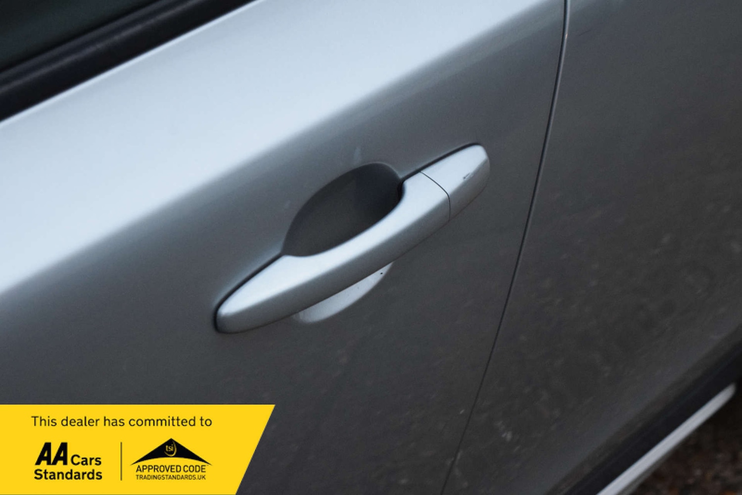 Used Volvo V40 2017 for sale - 76923092: Photo 13