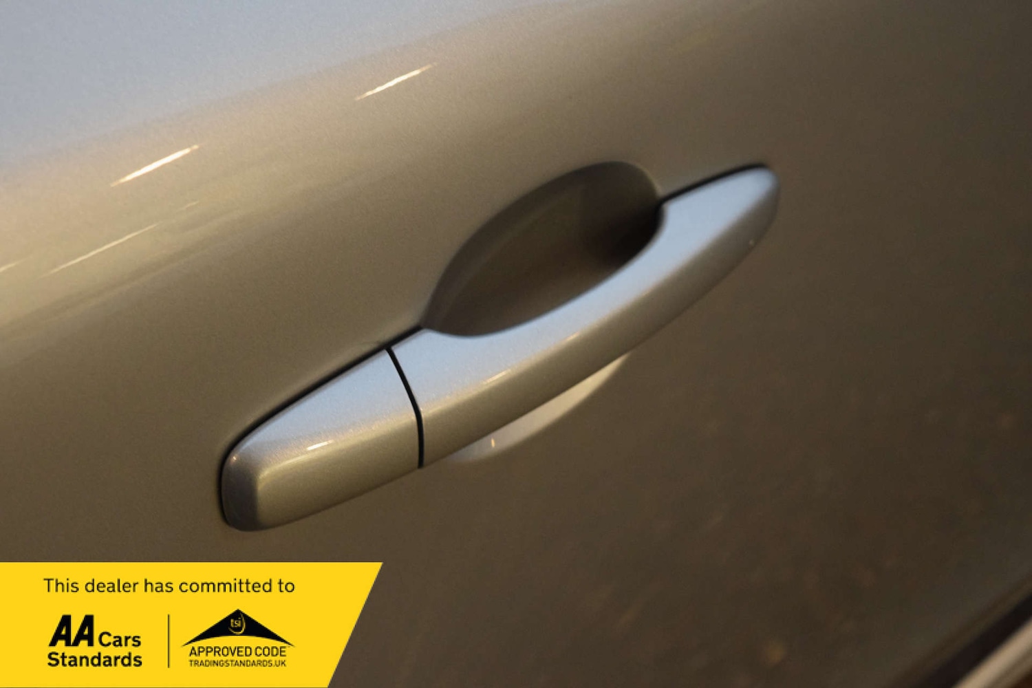 Used Volvo V40 2017 for sale - 76923092: Photo 15