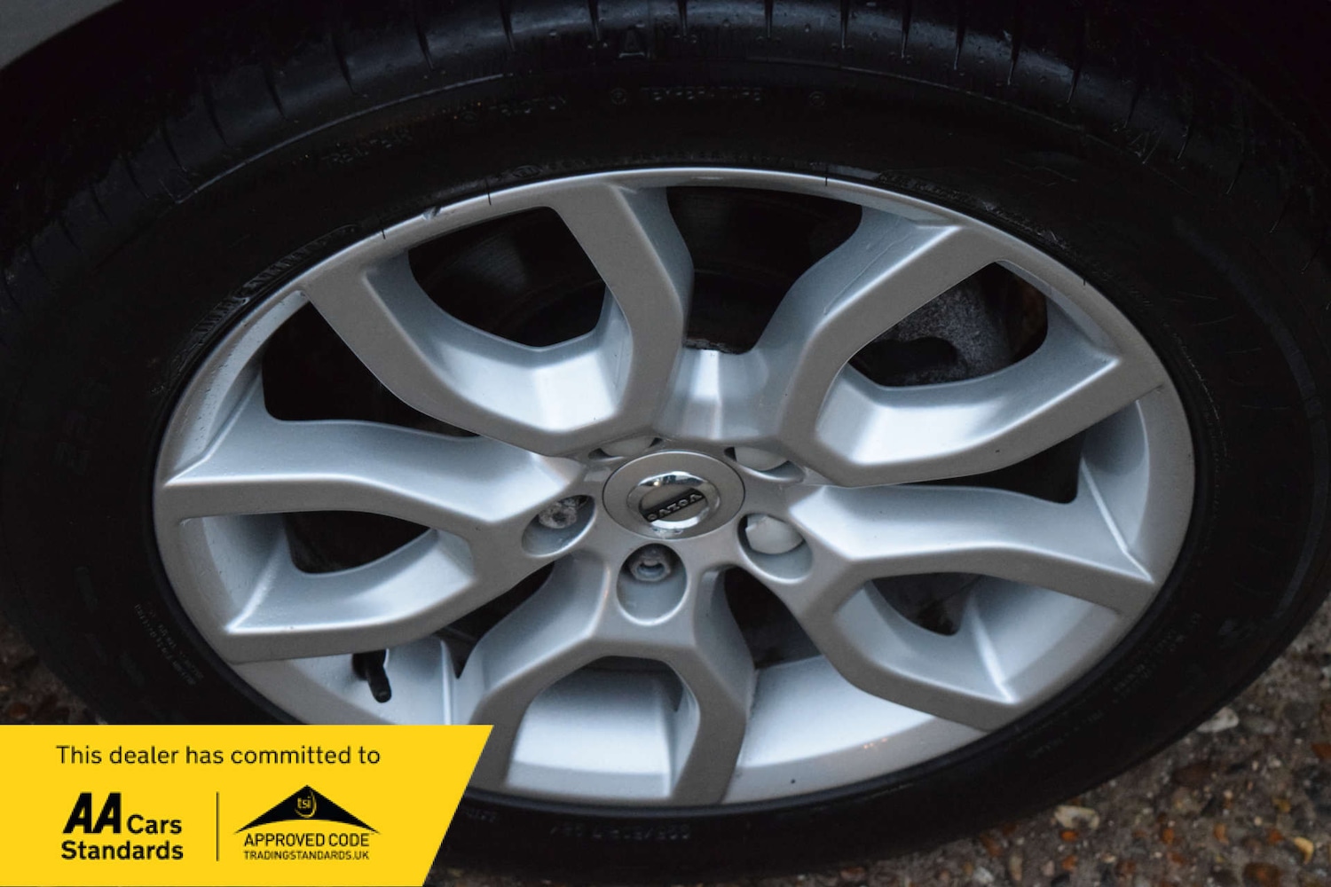 Used Volvo V40 2017 for sale - 76923092: Photo 20