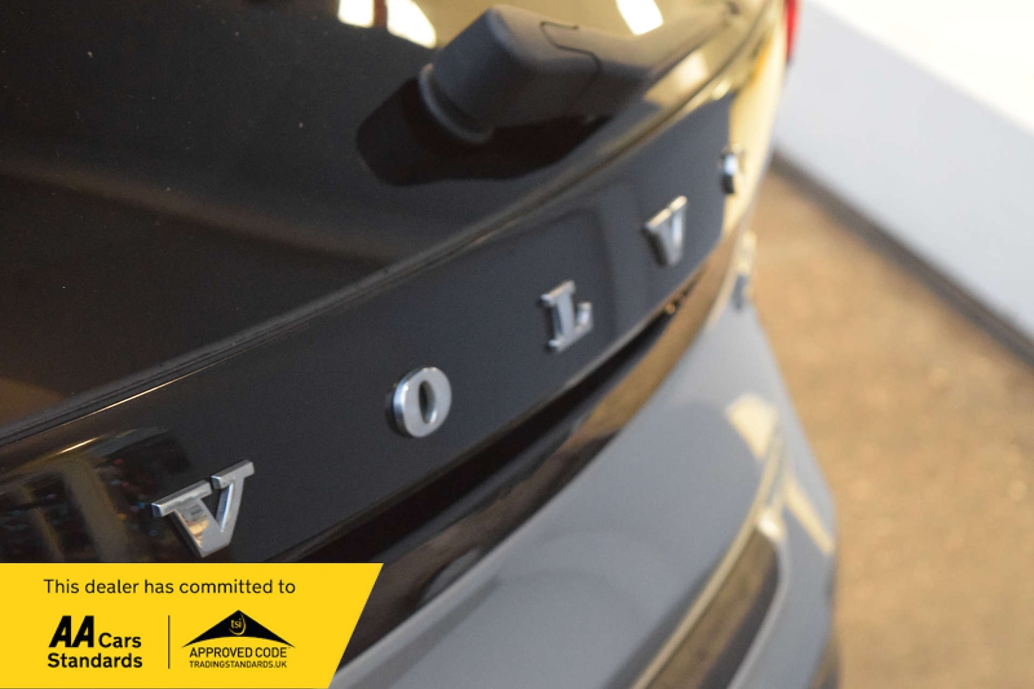 Used Volvo V40 2017 for sale - 76923092: Photo 24