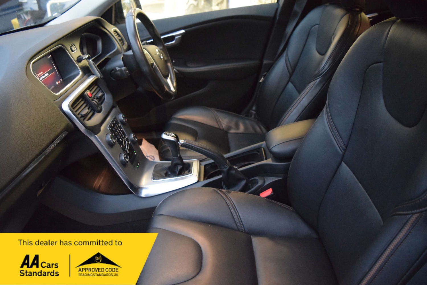 Used Volvo V40 2017 for sale - 76923092: Photo 28