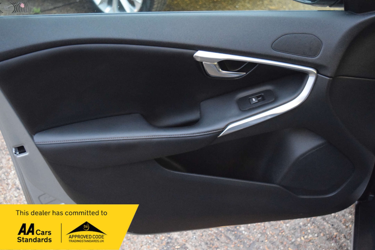 Used Volvo V40 2017 for sale - 76923092: Photo 29