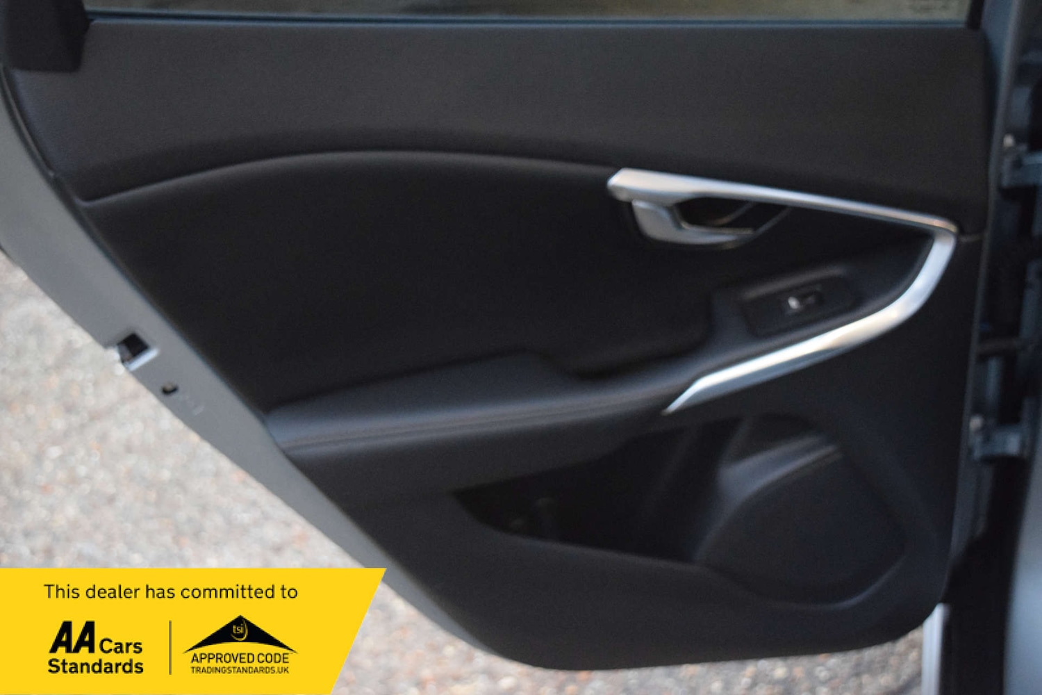 Used Volvo V40 2017 for sale - 76923092: Photo 31