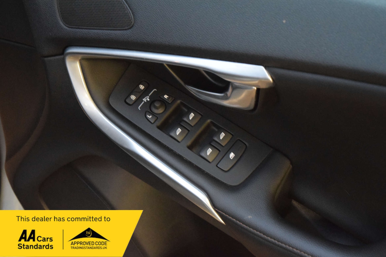 Used Volvo V40 2017 for sale - 76923092: Photo 37