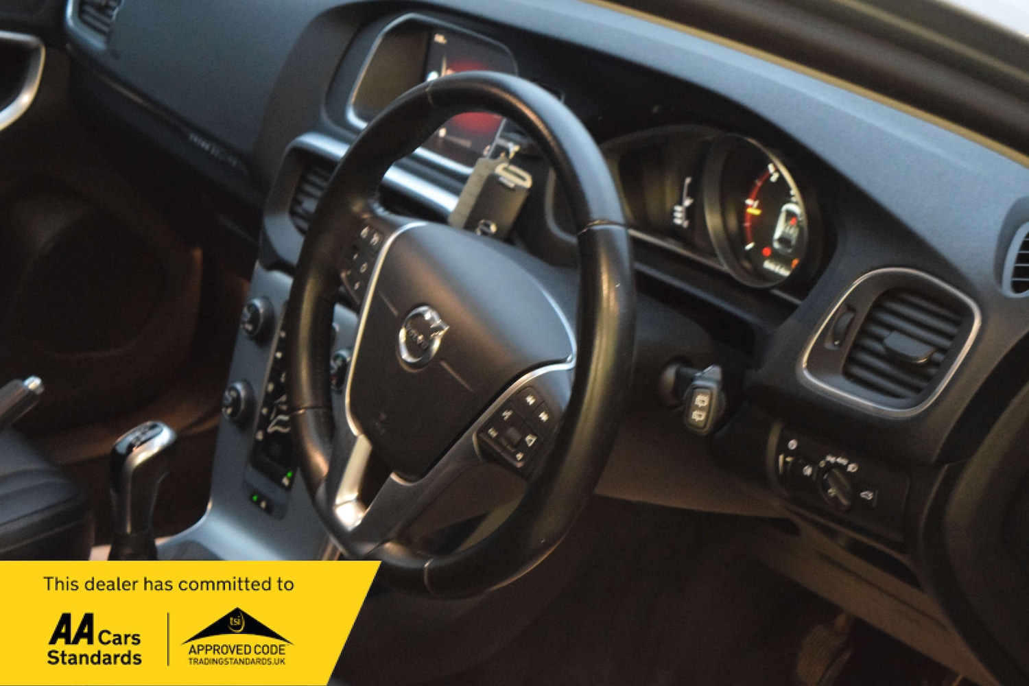 Used Volvo V40 2017 for sale - 76923092: Photo 38