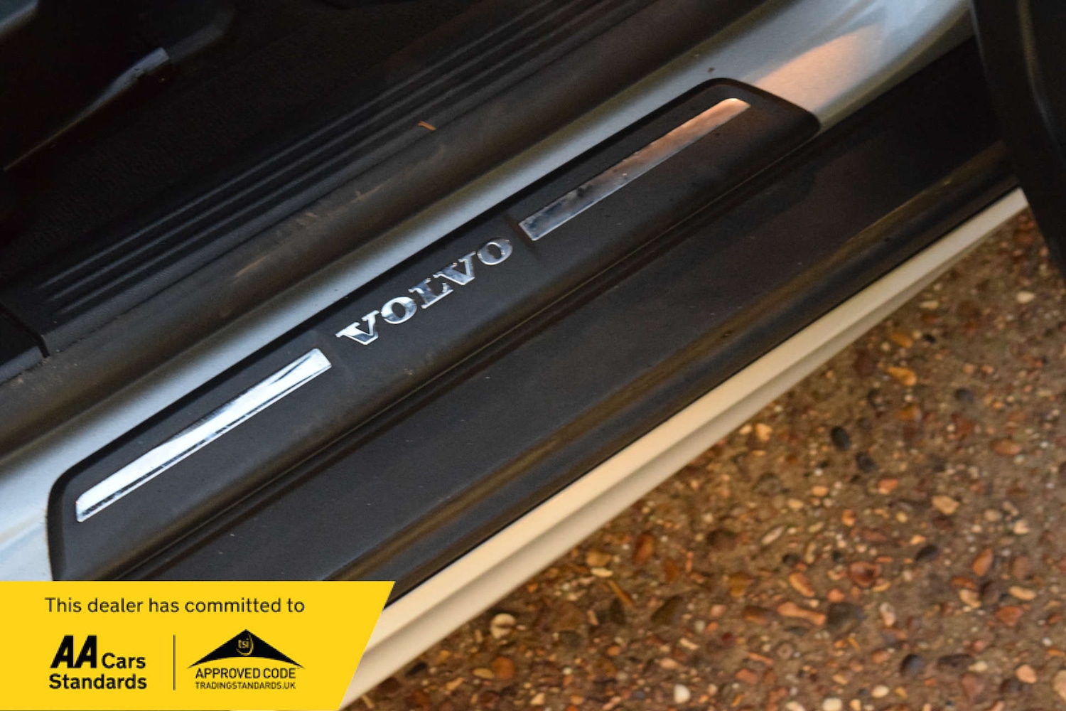 Used Volvo V40 2017 for sale - 76923092: Photo 39