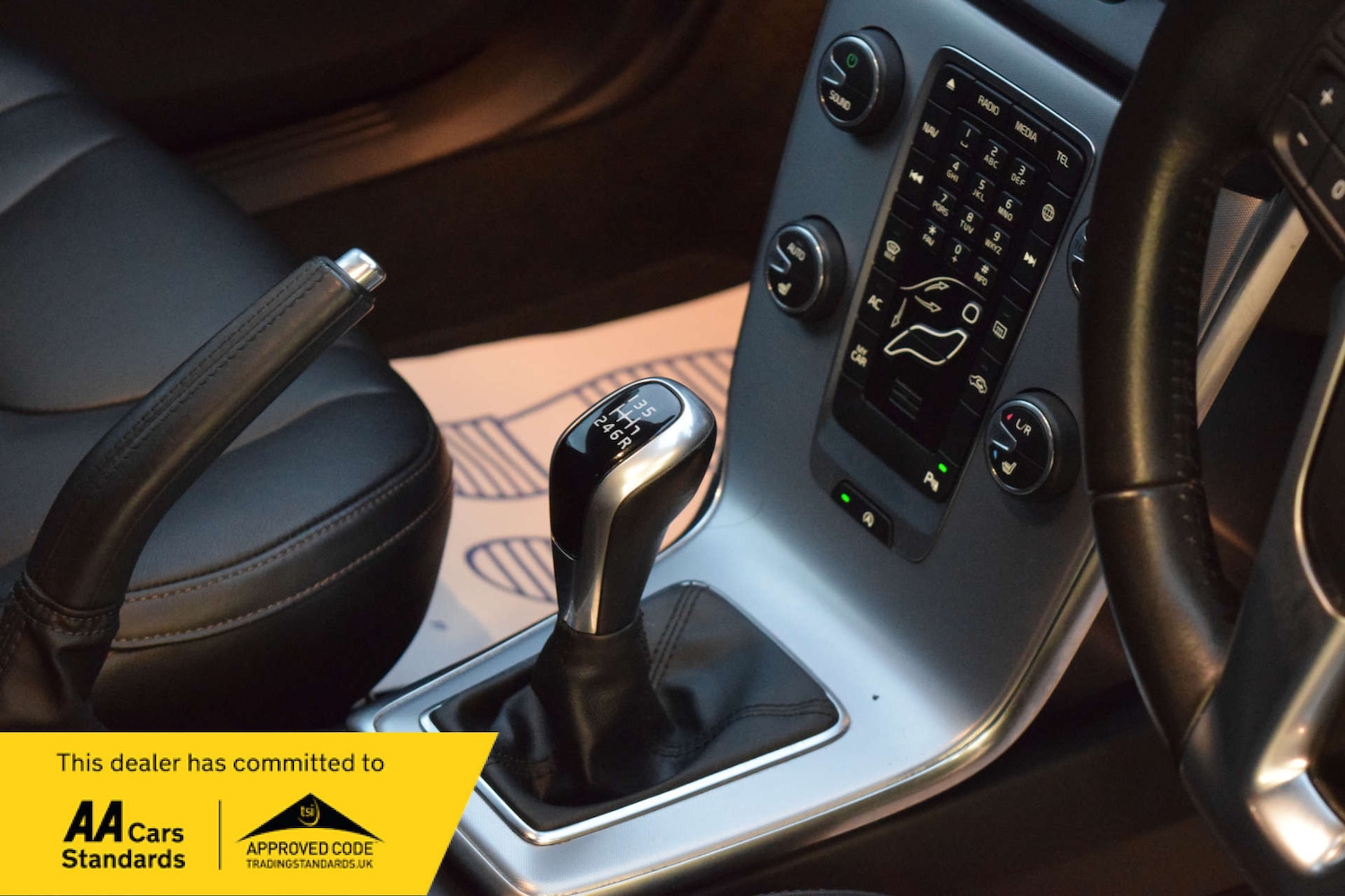 Used Volvo V40 2017 for sale - 76923092: Photo 42