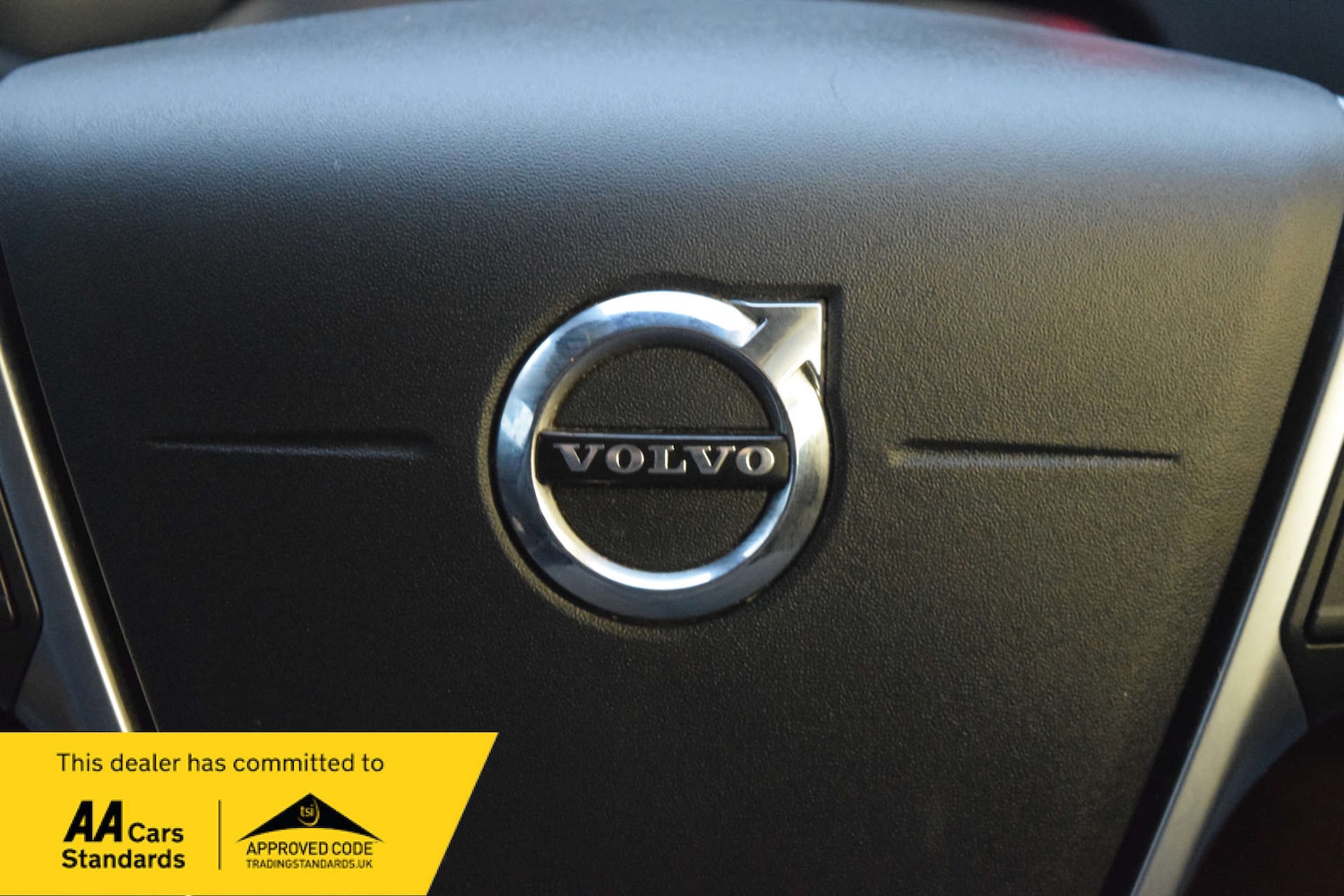 Used Volvo V40 2017 for sale - 76923092: Photo 45