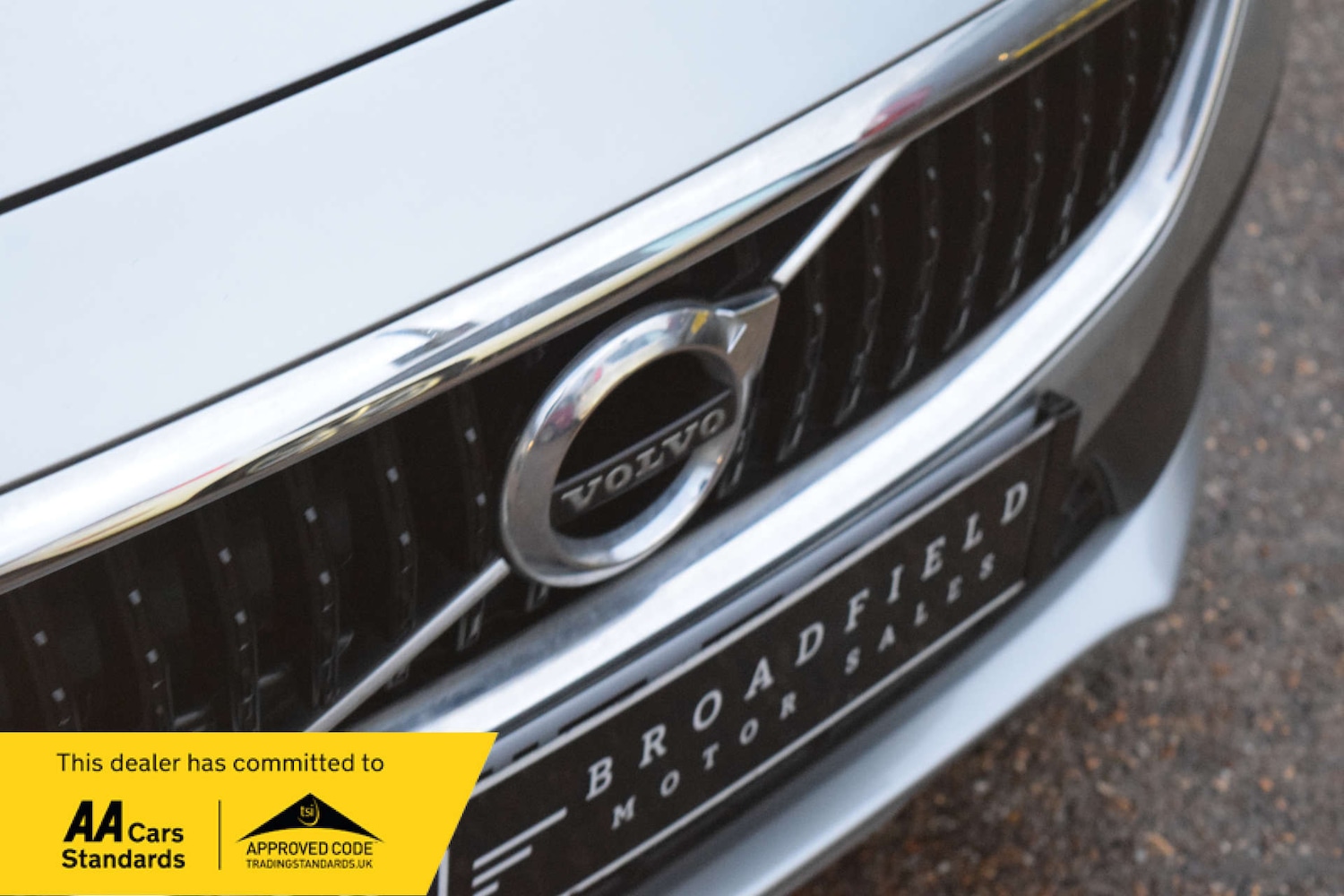 Used Volvo V40 2017 for sale - 76923092: Photo 8