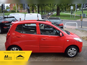 Used Hyundai i10 2013 for sale - 76082871: Photo