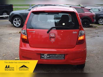 Used Hyundai i10 2013 for sale - 76082871: Photo