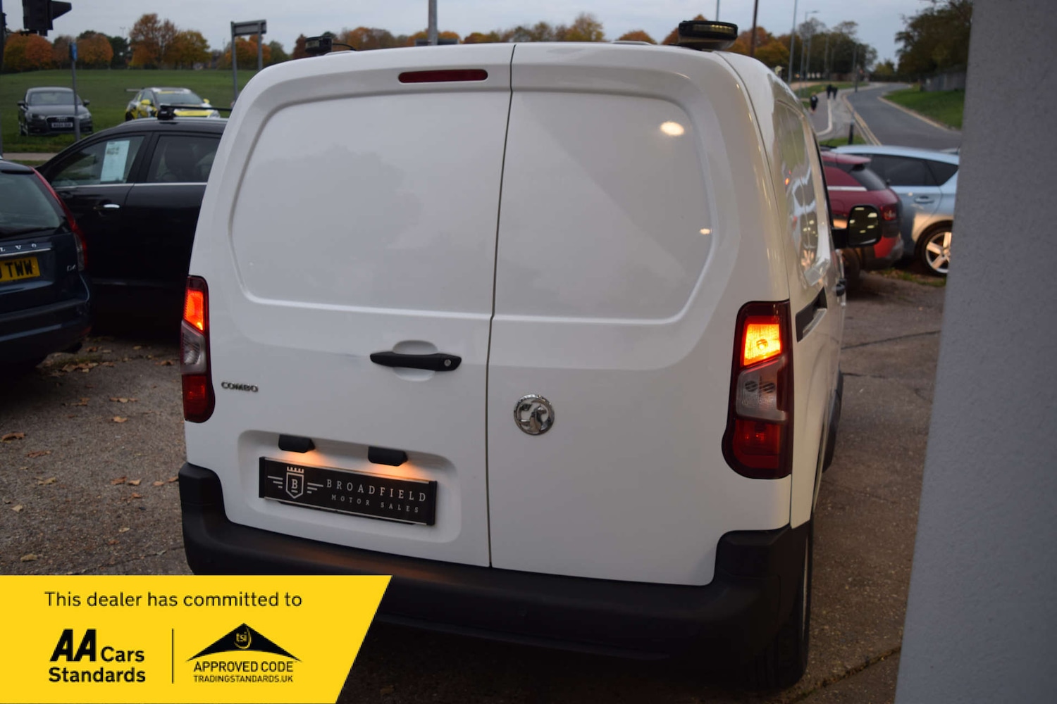 Used Vauxhall Combo 2019 for sale - 76600747: Photo 3